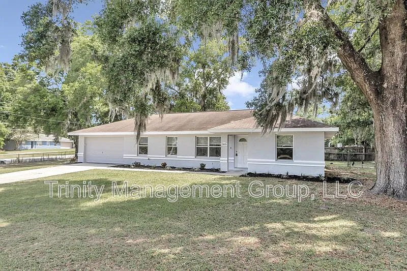 3 bed, 2.0 bath, 1375 sqft, $1,749 — Photo 2