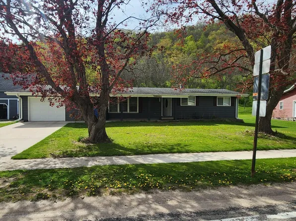 1240 N Main St, Altura, MN 55910
