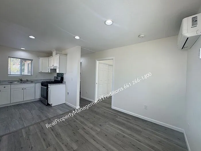 1 bed, 1.0 bath, $1,800 — Photo 3
