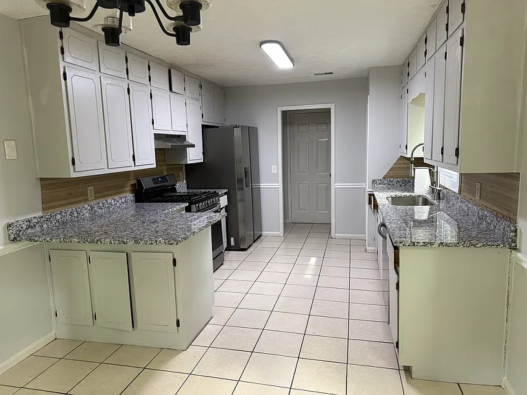 2352 Cedar Valley Ct — Photo 2