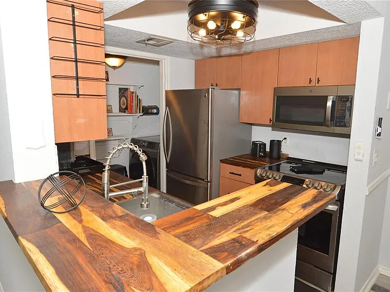 10200 Gandy Blvd N #1313 — Photo 8