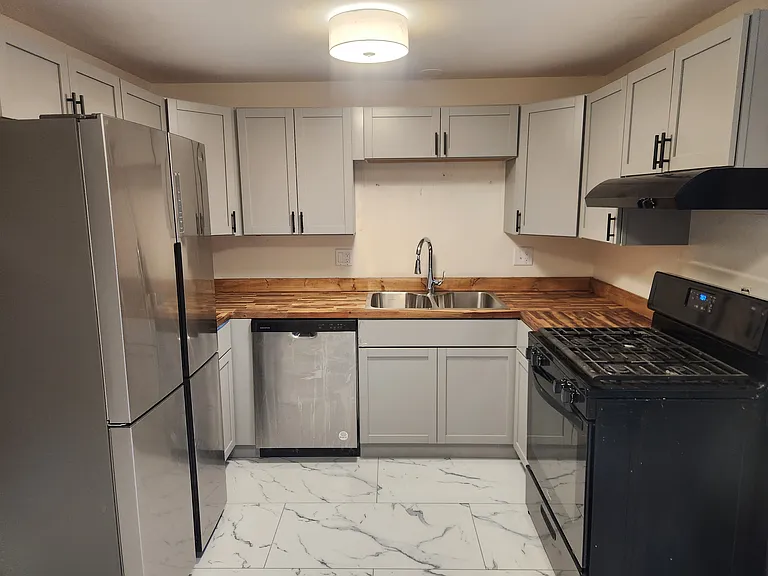 56 Frances St #5 — Photo 7