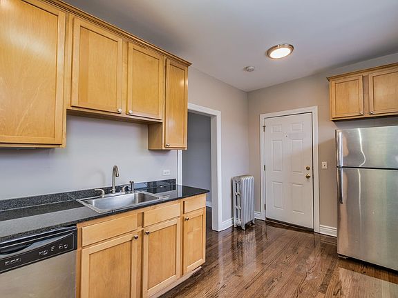4th image of 2448 W Addison St #2452-3B