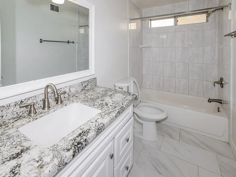 3916 E Morrow Dr — Photo 15