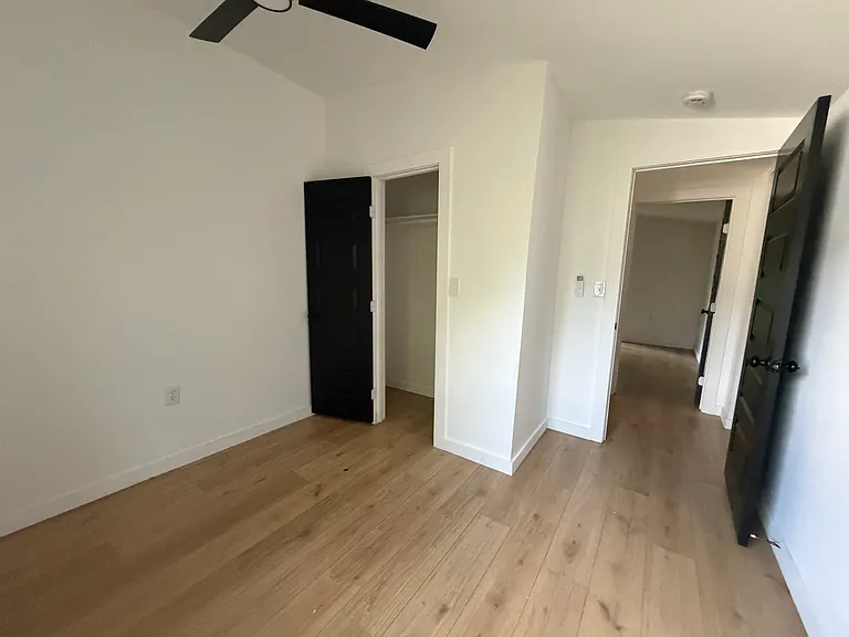 1230 E Davis Ave — Photo 16