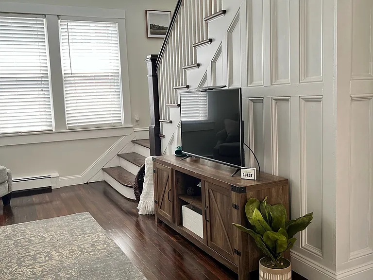 413 Florence Ave — Photo 5