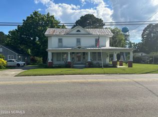206 E Main St, Powellsville, NC 27967