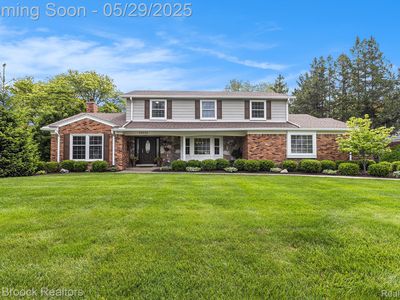 32032 Robinhood Dr, Beverly Hills, MI, 48025
