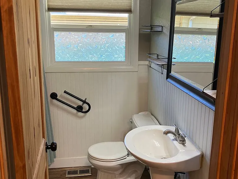 3864 Bartlett Dr SE — Photo 12