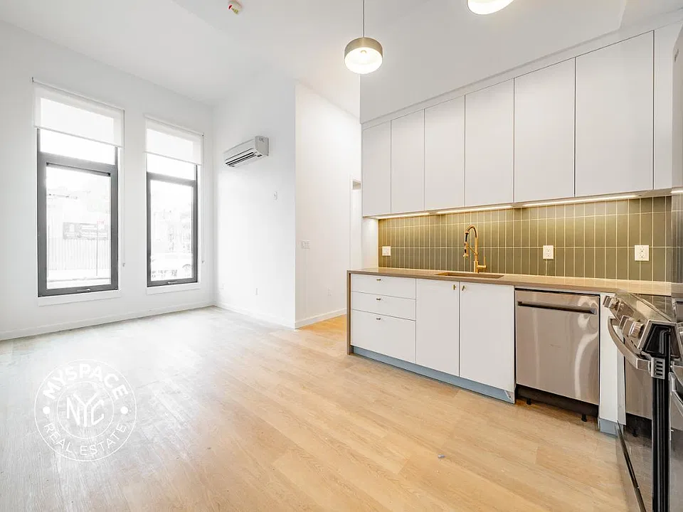 527 Grand Ave #711