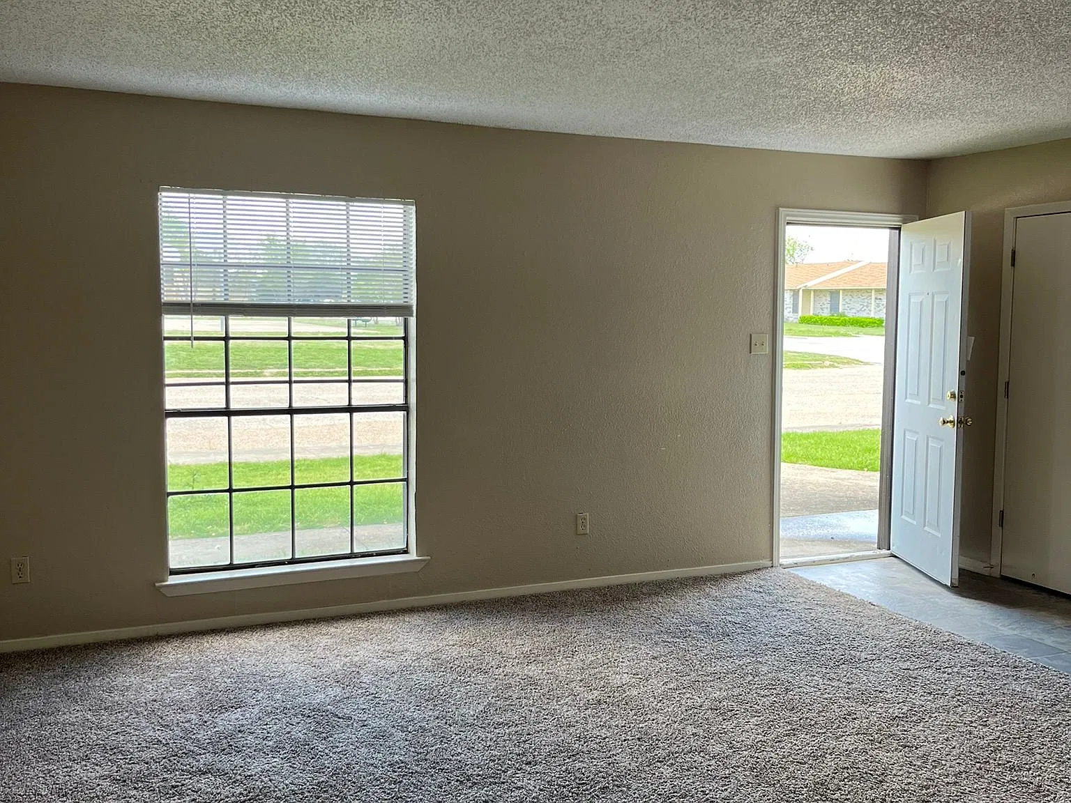 4505 Chase Cir — Photo 3