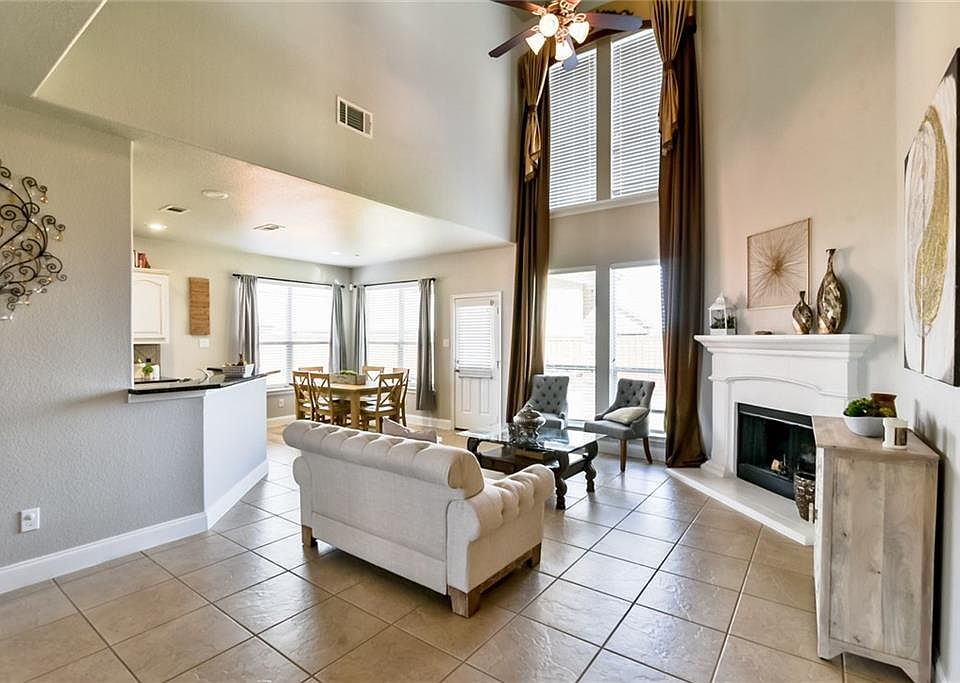 1st image of 3057 San Fernando Dr