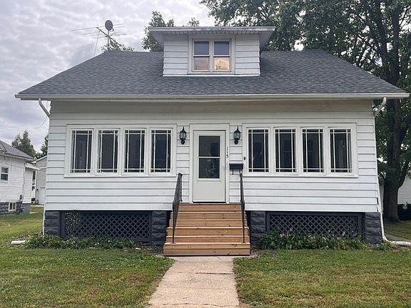 3rd image of 115 E Logan St