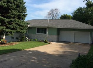 905 Childs Rd W, Bellevue, NE 68147