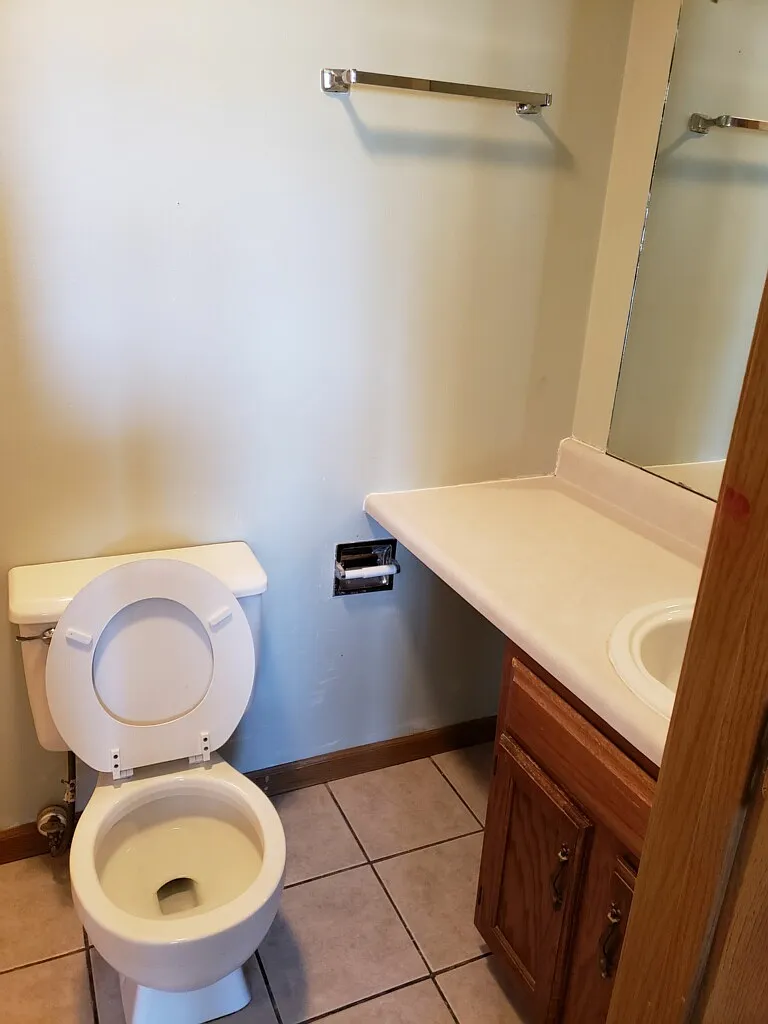 2 bed, 850 sqft, $999 — Photo 2