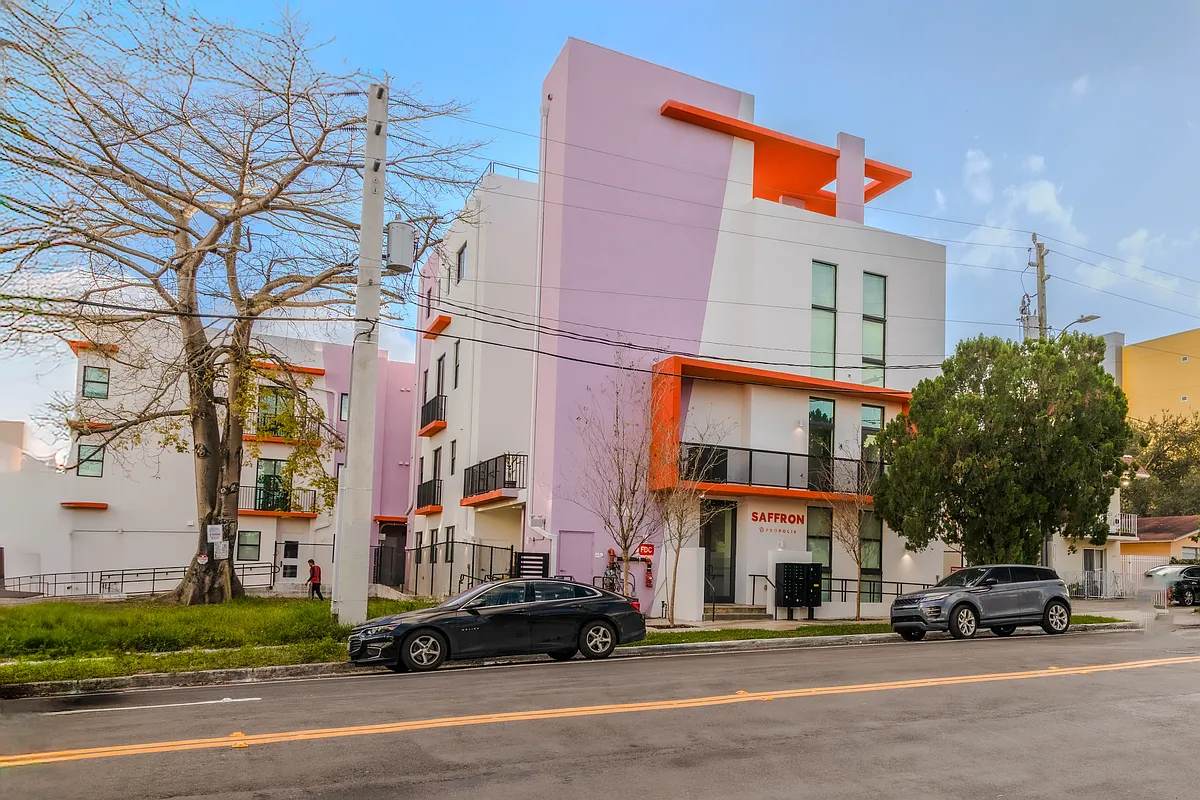 Building Photo - Saffron Apartments