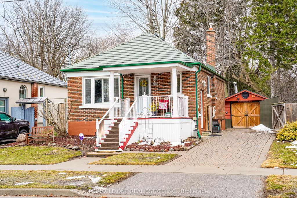 804 Byron St S, Whitby, ON - View 5