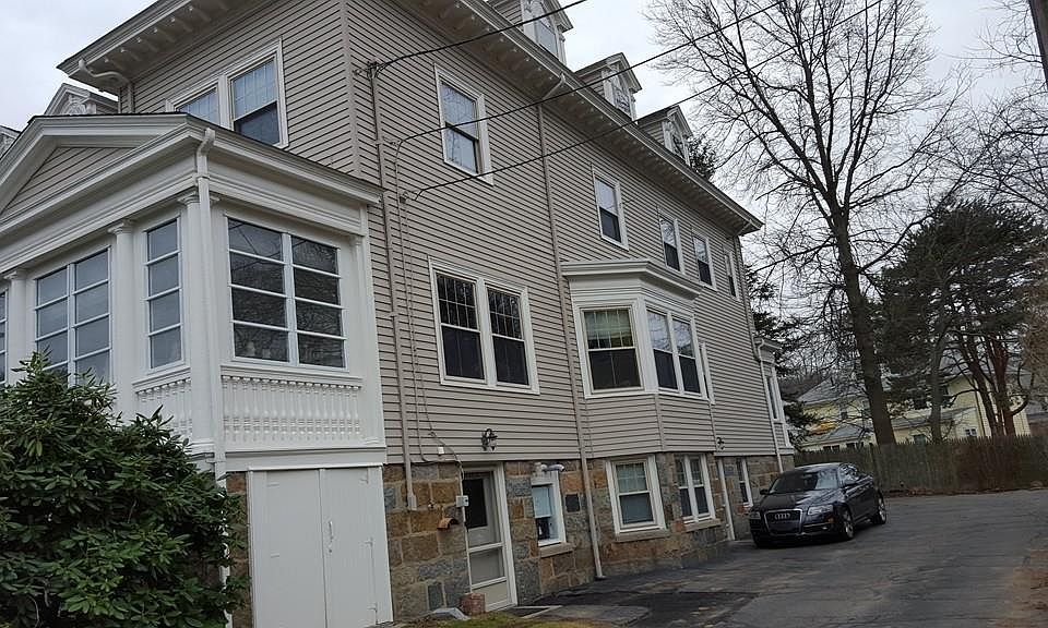 2nd image of 51 Presidents Ln APT 6