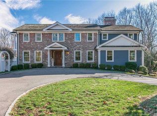 4 Mountain View Dr, Northport, NY 11768