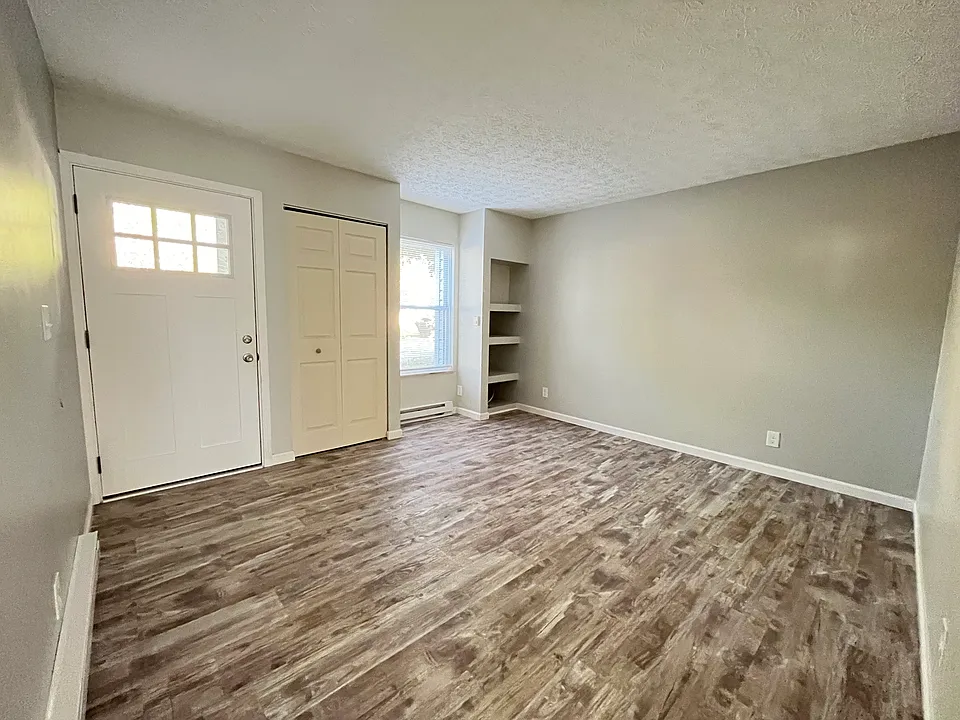 200 Forest Ln