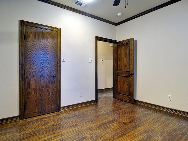 3407 Penticost St — Photo 23