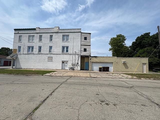 2nd image of 830 Broadway