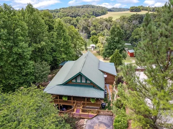 511 River Front Dr, Sparta, TN 38583