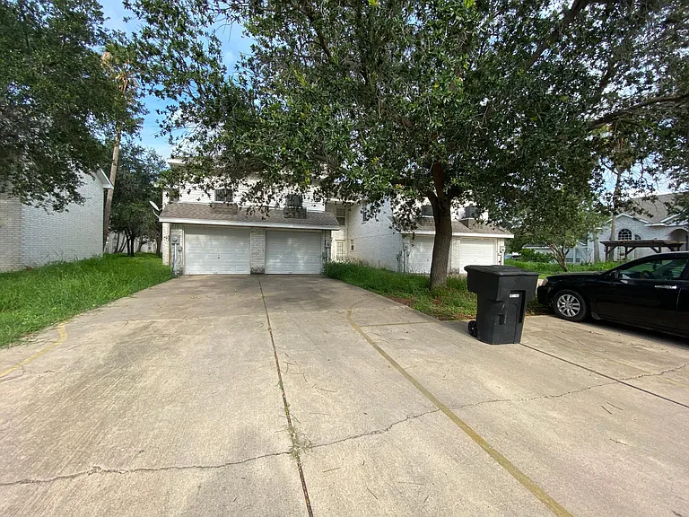 2421 N I St — Photo 9