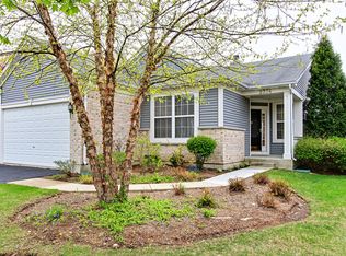 2334 Carillon Dr, Grayslake, IL