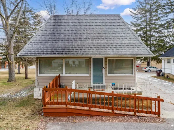 9134 Lewis Ave, Temperance, MI 48182