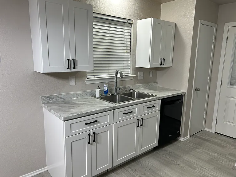 2110 Jerome Dr — Photo 14
