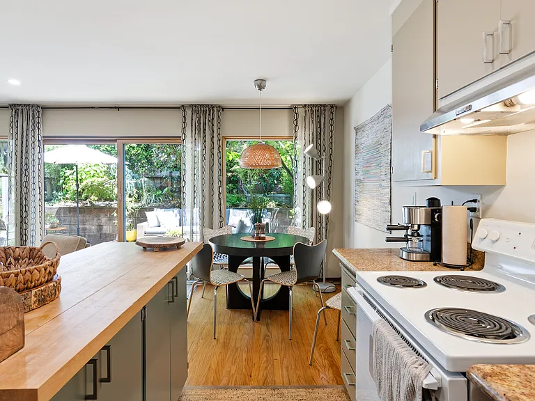 1423 Walnut St #1 — Photo 10