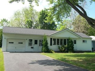 257 Biscayne Dr, Rochester, NY 14612