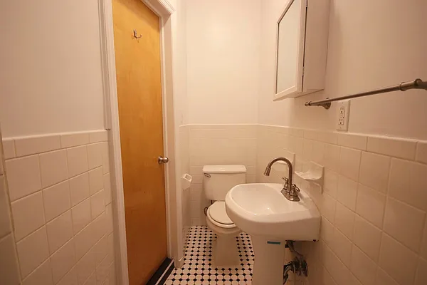 Rented by Highline Residential | media 8