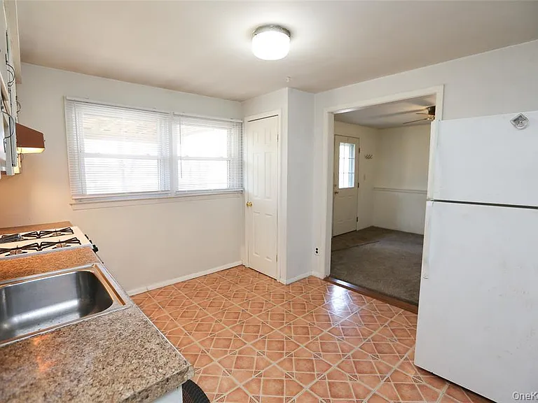 40 Bluefields Ln — Photo 8