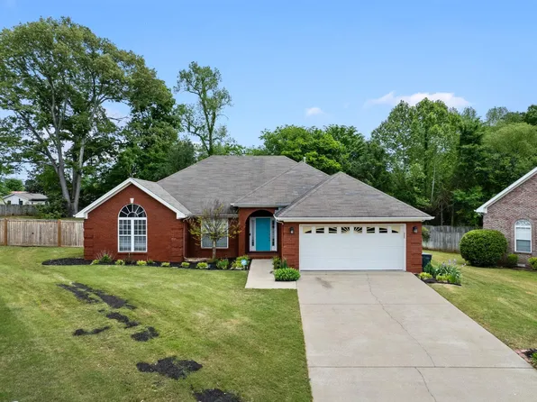 302 Kingston Dr, Florence, AL 35633