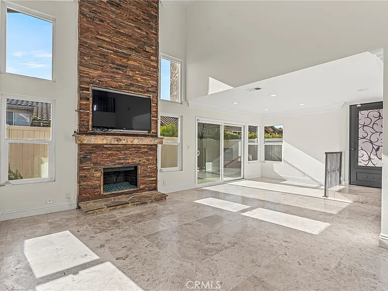 24382 Mira Verde — Photo 6
