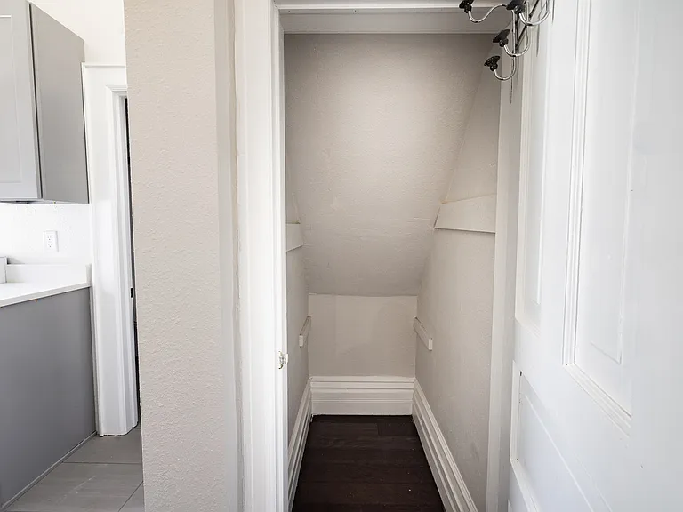 1554 Vine St #3 — Photo 6