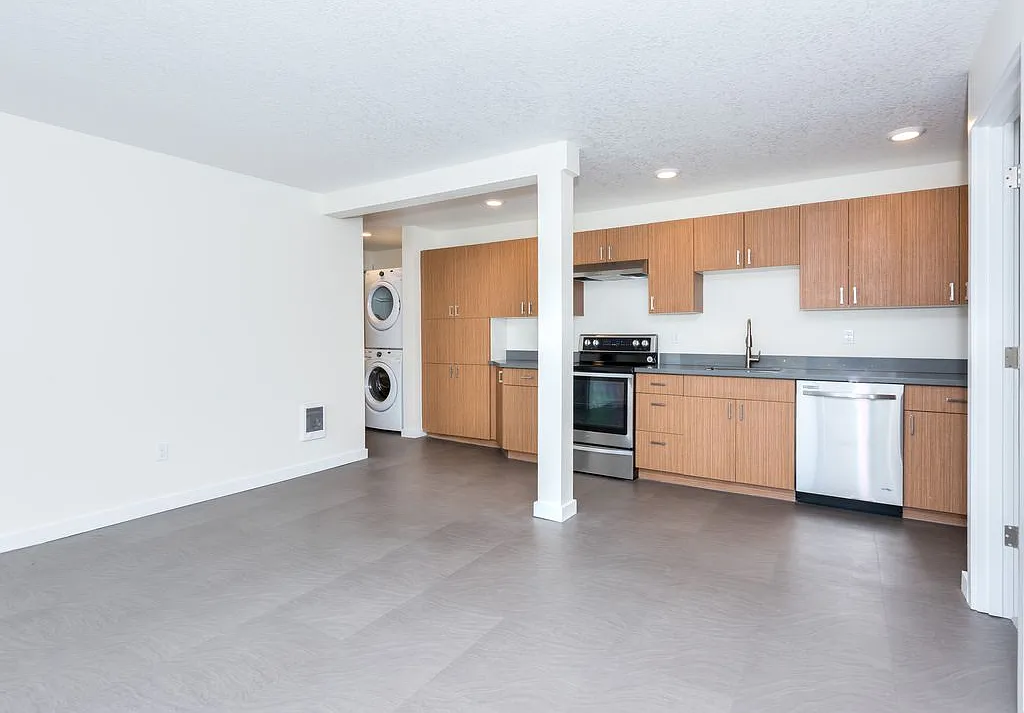 2 bed, 1000 sqft, $2,200 — Photo 1