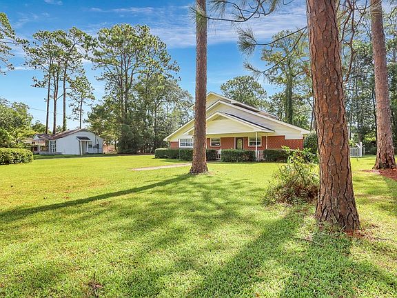 3rd image of 563 Oak Villa Dr