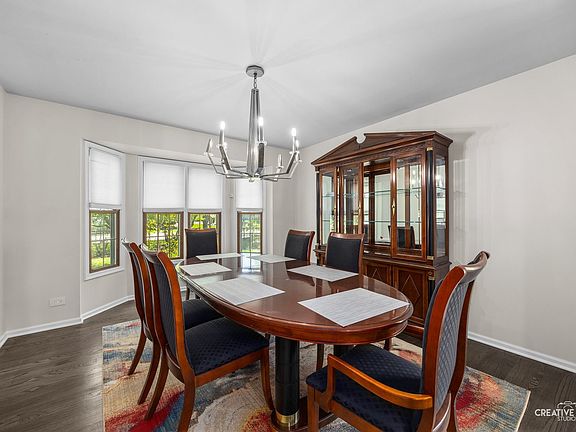 4th image of 125 N Windsor Cir