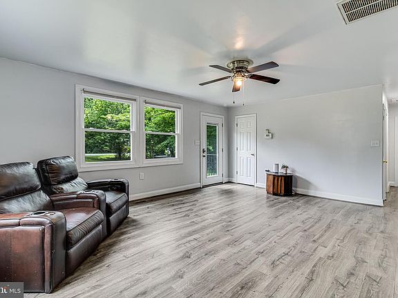 5th image of 8595 Fairground Rd