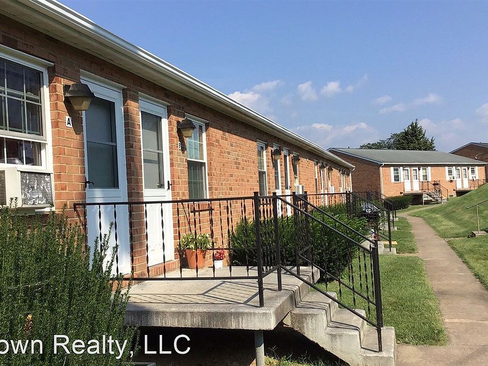 2nd image of 191 Rockingham Dr APT D