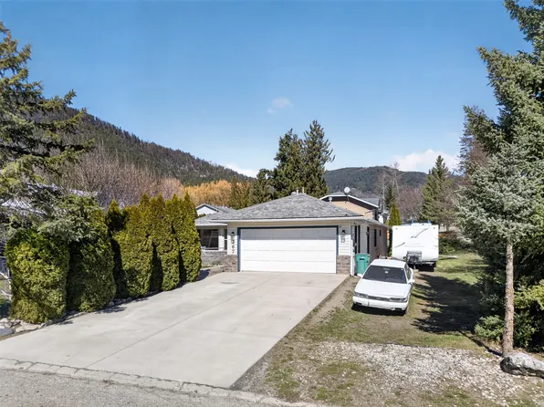 2367 Cedar Ridge St, Lumby, BC V0E 2G5