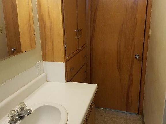 4th image of 1440 Lee Ave