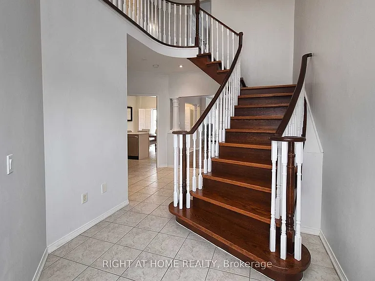 7240 Village Walk — Photo 8