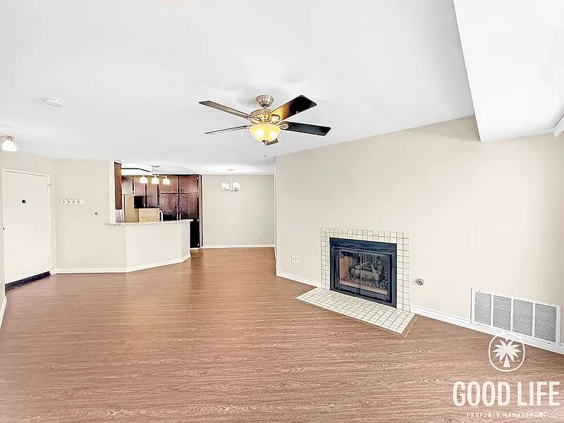 2 bed, 2.0 bath, 1041 sqft, $3,150 — Photo 1