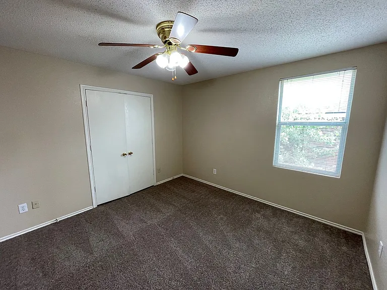 2912 Crimson Clover Dr — Photo 9