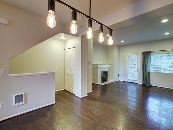 5th image of 4522 135th Pl SE Unit 4