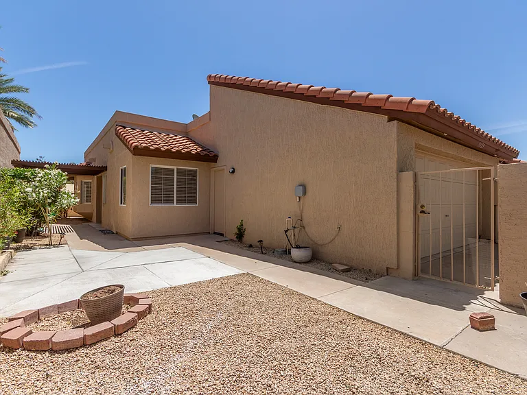 private side yard